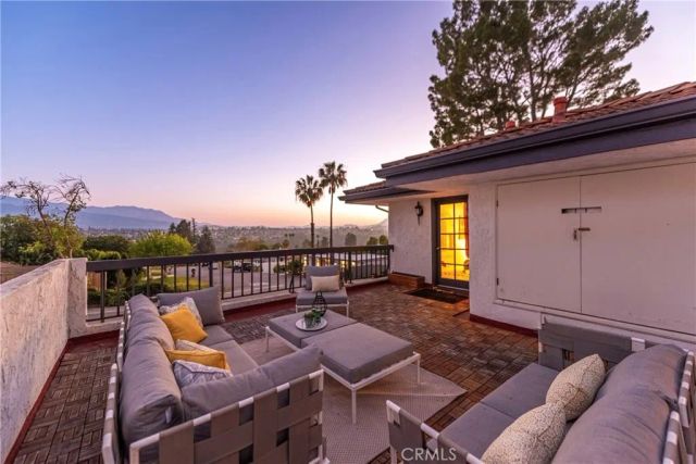 2044 Calle Yucca, Thousand Oaks, CA 91360