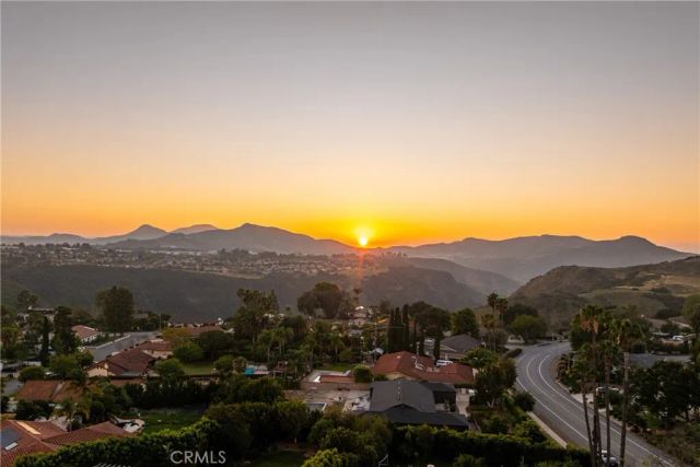 2044 Calle Yucca, Thousand Oaks, CA 91360