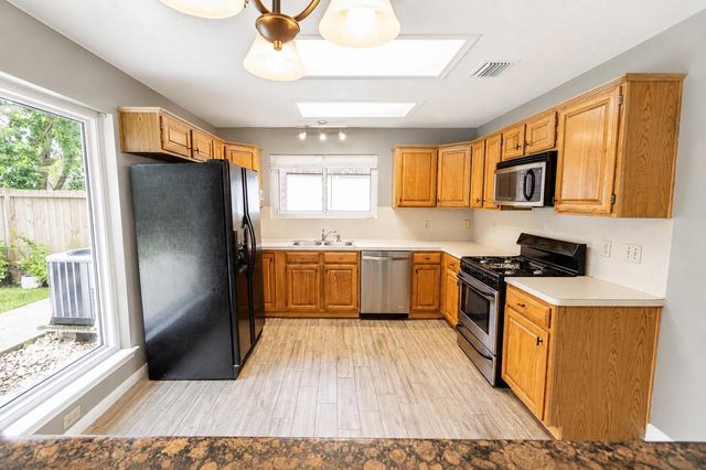 4739 Backenberry Drive, Friendswood, TX 77546