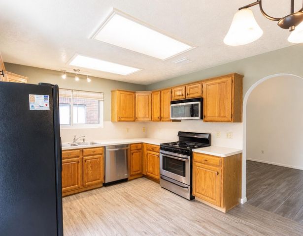 4739 Backenberry Drive, Friendswood, TX 77546