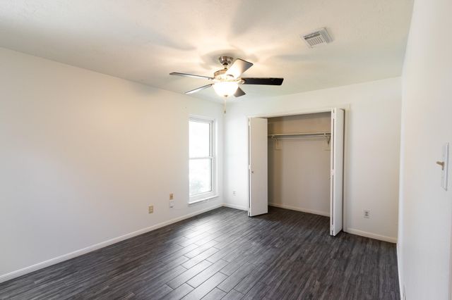 4739 Backenberry Drive, Friendswood, TX 77546
