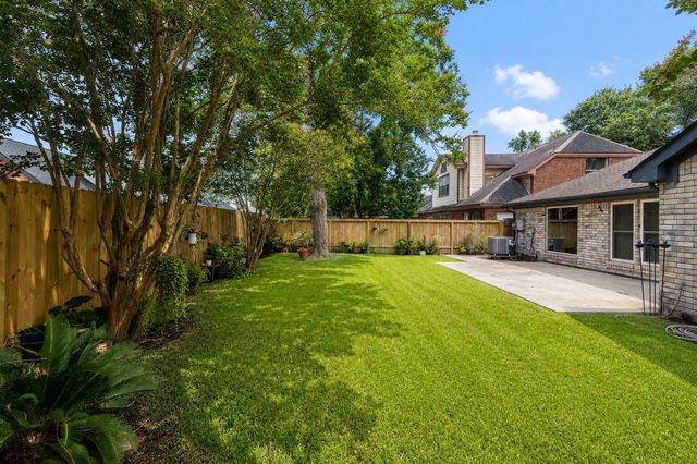 4739 Backenberry Drive, Friendswood, TX 77546
