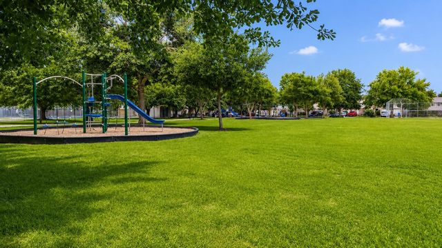 4739 Backenberry Drive, Friendswood, TX 77546