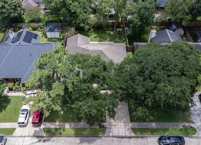 4739 Backenberry Drive, Friendswood, TX 77546