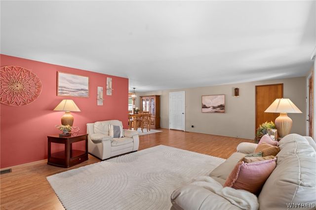 5437 Elm Drive, Lewiston, NY 14092