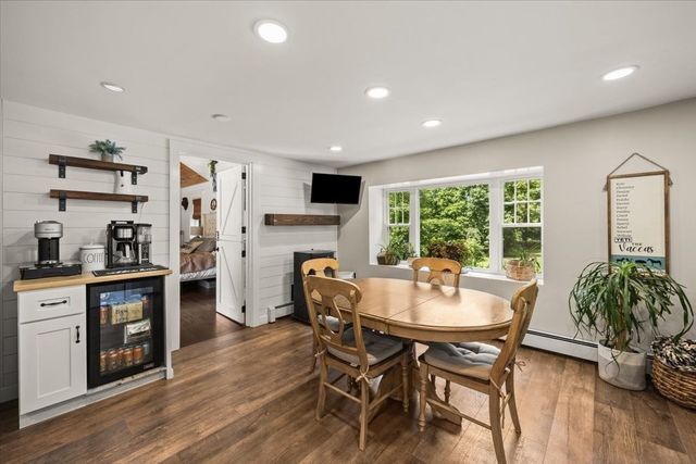 60 Rhode Island Rd, Lakeville, MA 02347