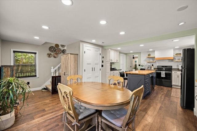 60 Rhode Island Rd, Lakeville, MA 02347