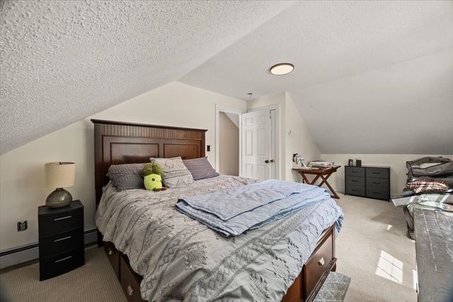 60 Rhode Island Rd, Lakeville, MA 02347
