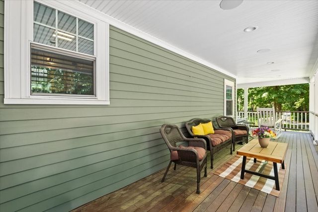 60 Rhode Island Rd, Lakeville, MA 02347