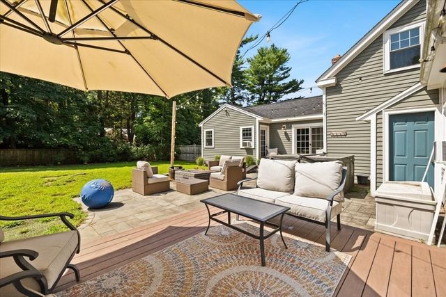 60 Rhode Island Rd, Lakeville, MA 02347