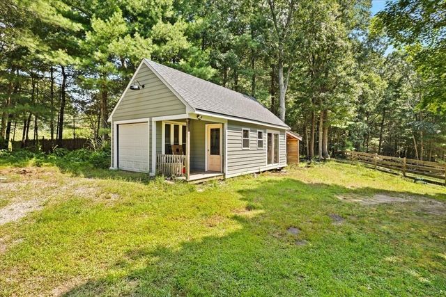 60 Rhode Island Rd, Lakeville, MA 02347