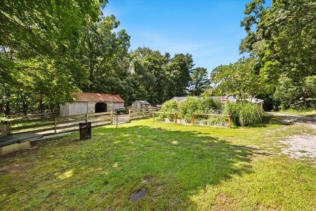 60 Rhode Island Rd, Lakeville, MA 02347