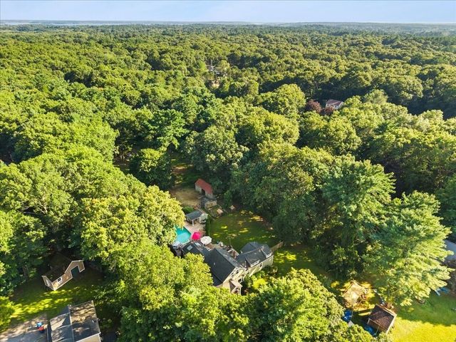60 Rhode Island Rd, Lakeville, MA 02347