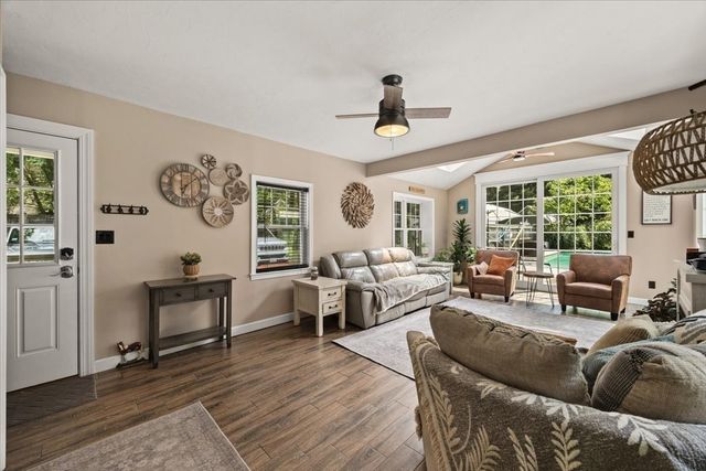 60 Rhode Island Rd, Lakeville, MA 02347