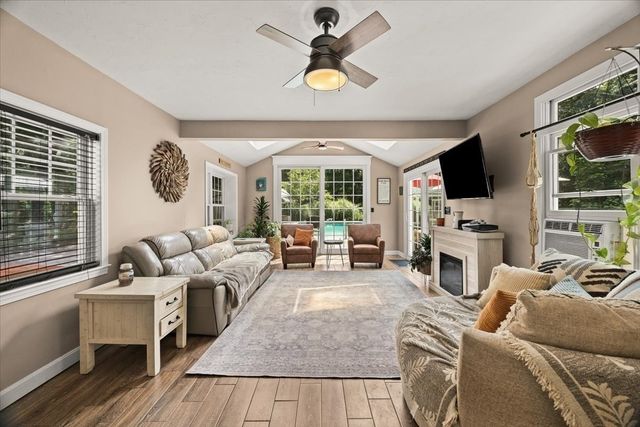60 Rhode Island Rd, Lakeville, MA 02347