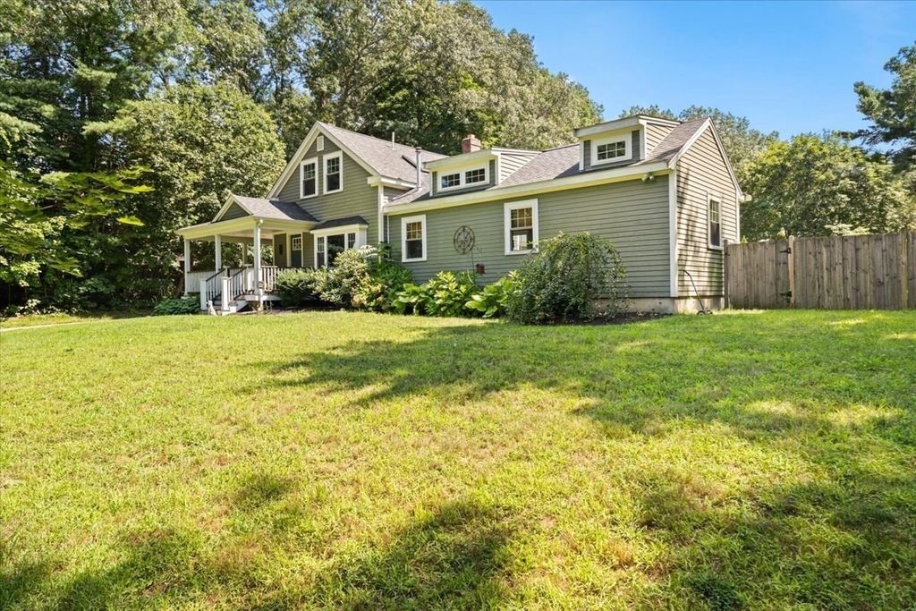 60 Rhode Island Rd, Lakeville, MA 02347