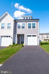 38 SPOOL RD, Inwood, WV 25428