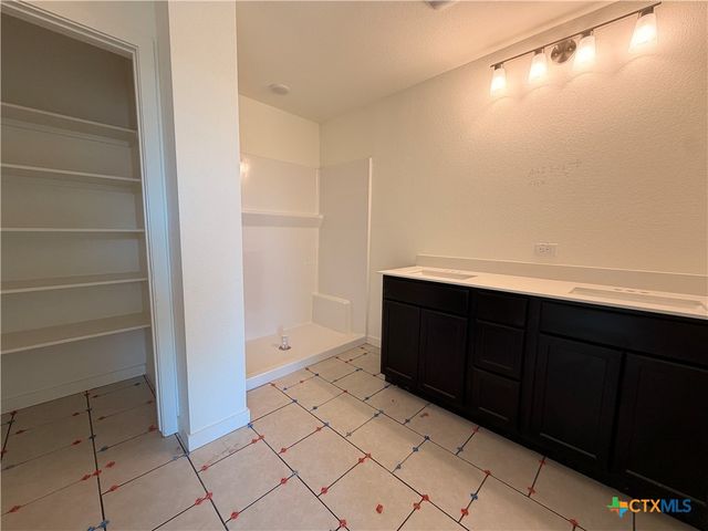 122 University Avenue, Troy, TX 76579