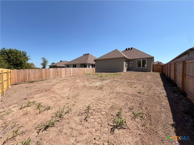 122 University Avenue, Troy, TX 76579