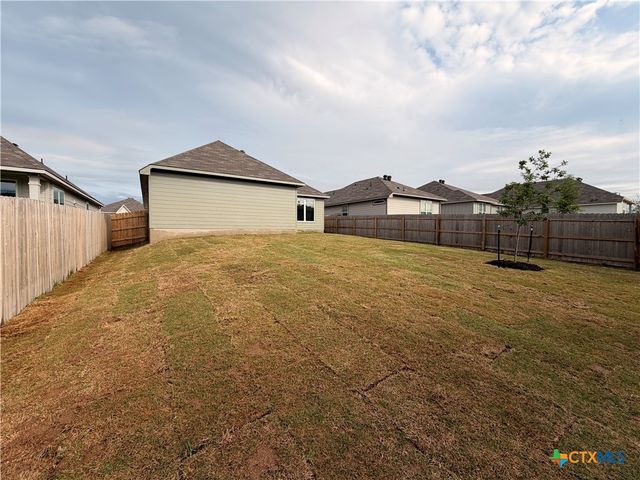 122 University Avenue, Troy, TX 76579