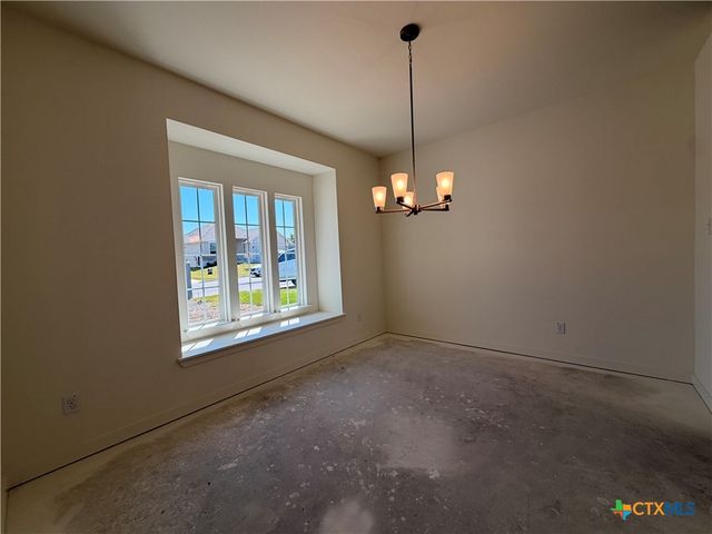 122 University Avenue, Troy, TX 76579