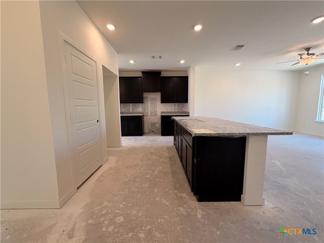 122 University Avenue, Troy, TX 76579