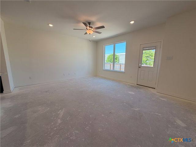 122 University Avenue, Troy, TX 76579