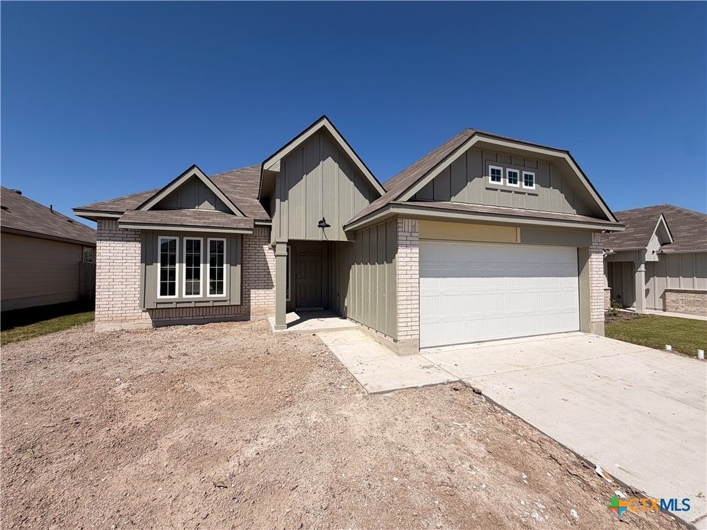 122 University Avenue, Troy, TX 76579