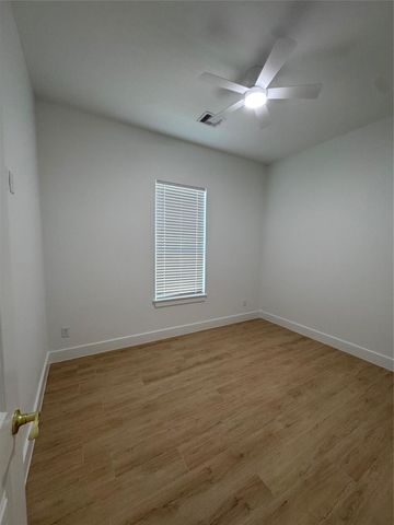 711 S Carroll, La Porte, TX 77571