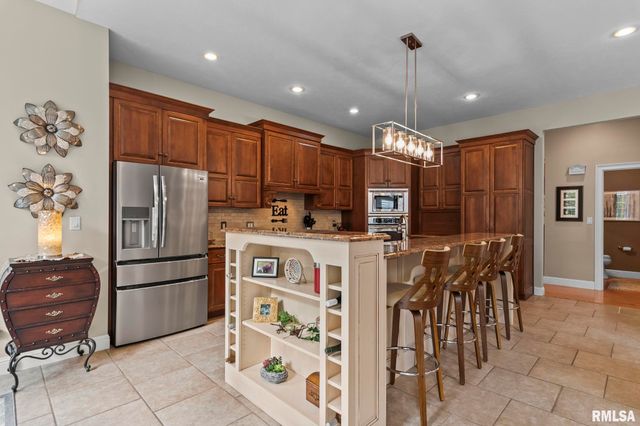 6204 Treyburn Court, Springfield, IL 62711