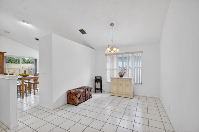 1033 W Fairfax Cir W W, Boynton Beach, FL 33436