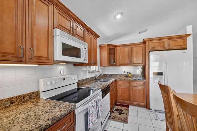 1033 W Fairfax Cir W W, Boynton Beach, FL 33436