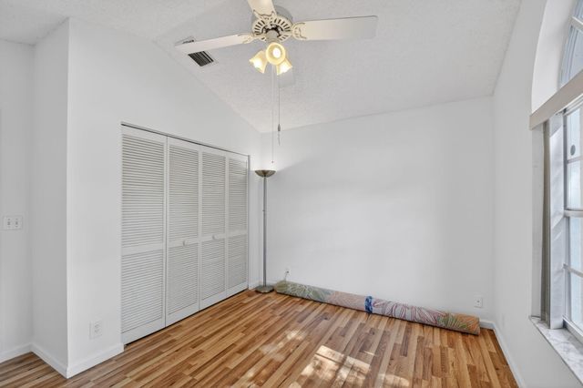 1033 W Fairfax Cir W W, Boynton Beach, FL 33436