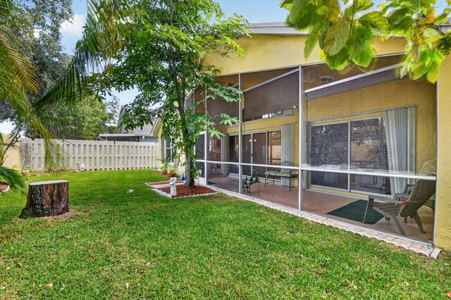 1033 W Fairfax Cir W W, Boynton Beach, FL 33436