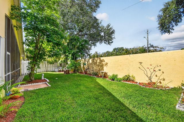 1033 W Fairfax Cir W W, Boynton Beach, FL 33436