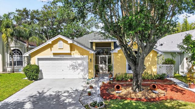 1033 W Fairfax Cir W W, Boynton Beach, FL 33436