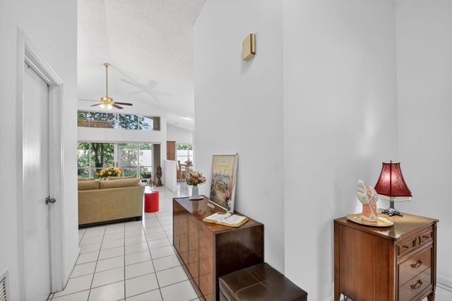 1033 W Fairfax Cir W W, Boynton Beach, FL 33436