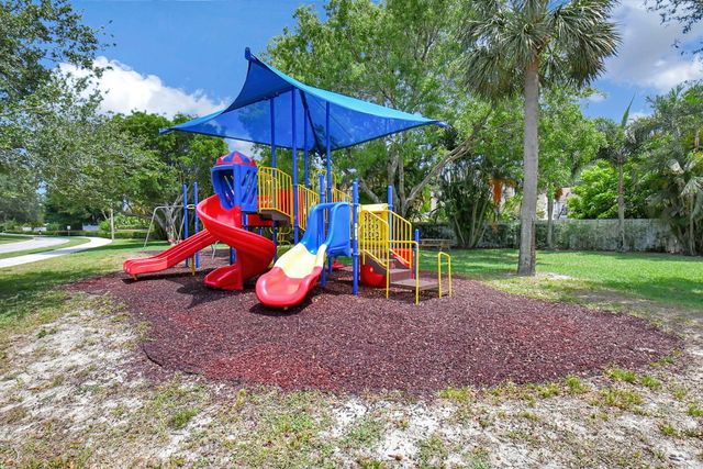 1033 W Fairfax Cir W W, Boynton Beach, FL 33436