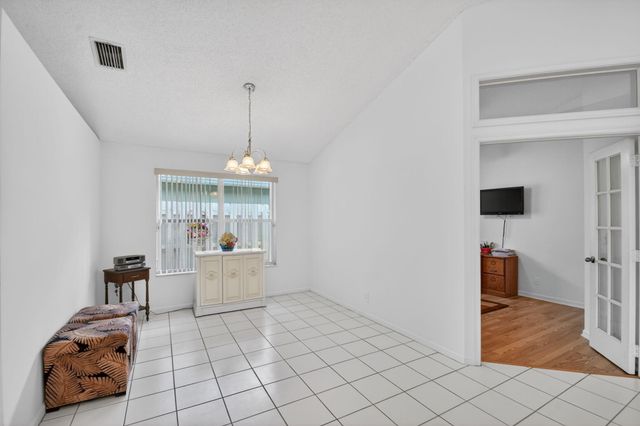 1033 W Fairfax Cir W W, Boynton Beach, FL 33436