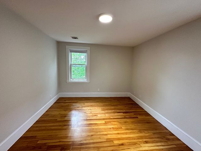20 Harrington St 2, Watertown, MA 02472