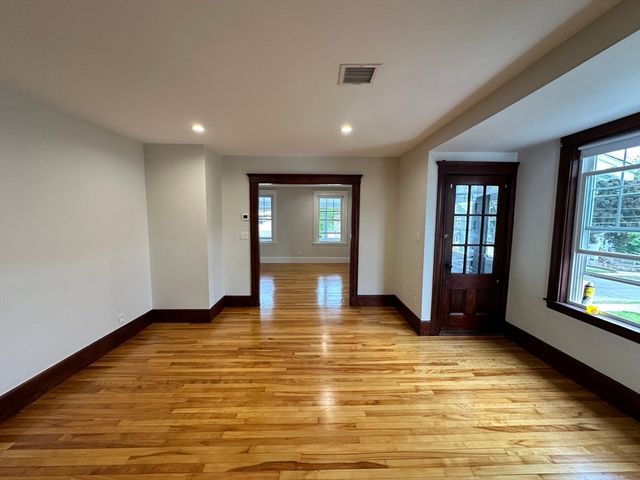 20 Harrington St 2, Watertown, MA 02472