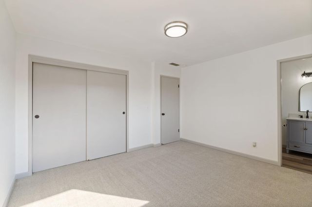 24 Sunnyside Avenue, Clovis, CA 93611