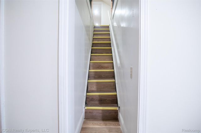 6838 Braun, Center Line, MI 48015