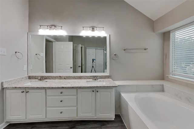 8002 Weeping Willow Place, Missouri City, TX 77459