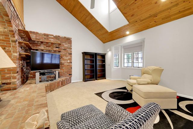 12790 Madrone Forest Dr, Nevada City, CA 95959