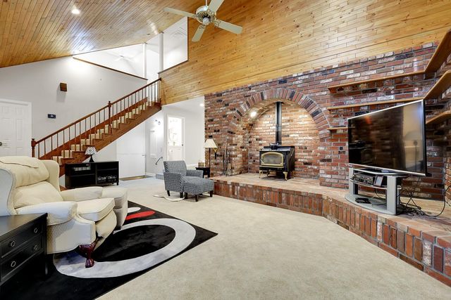 12790 Madrone Forest Dr, Nevada City, CA 95959