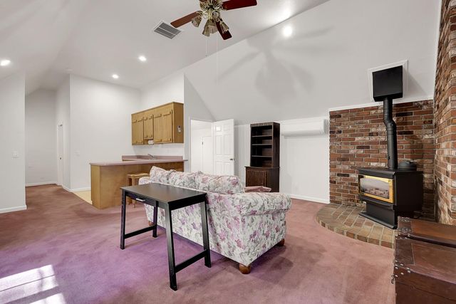 12790 Madrone Forest Dr, Nevada City, CA 95959