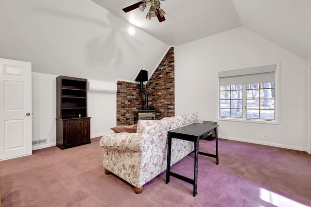 12790 Madrone Forest Dr, Nevada City, CA 95959