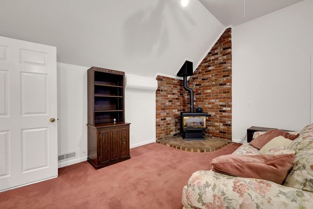 12790 Madrone Forest Dr, Nevada City, CA 95959