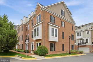 402 HAUPT SQ SE, Leesburg, VA 20175